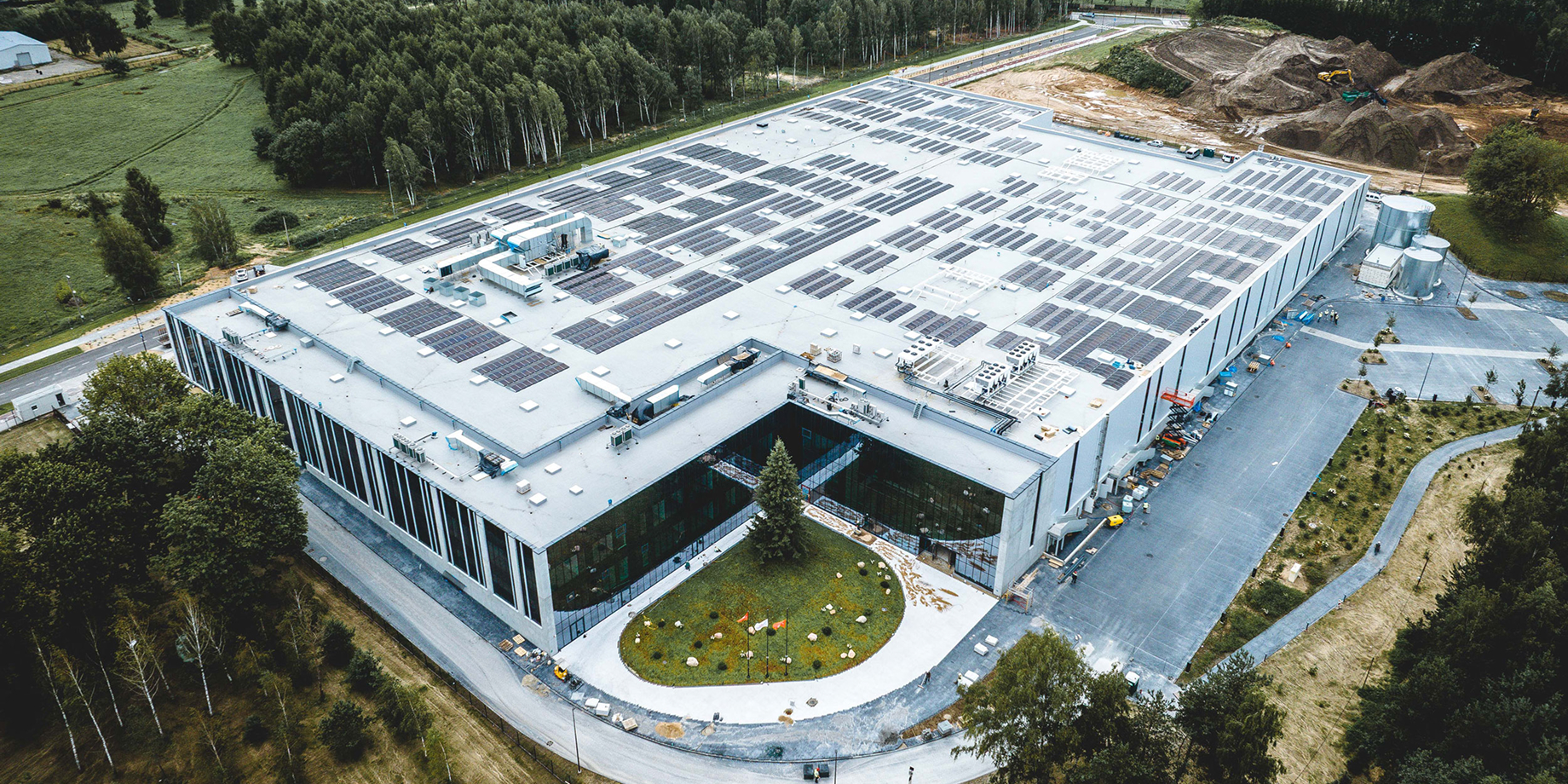 3,195 MW galios saulės elektrinė „High-Tech Hill“ technologijų parke