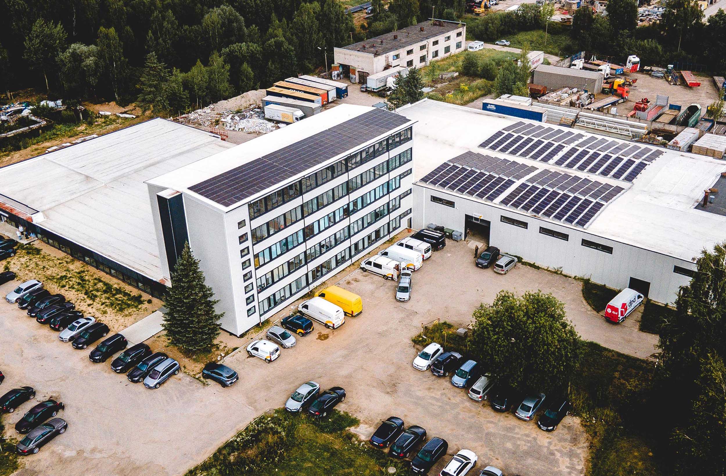 „Constech” 150 kW saulės elektrinė ant stogo