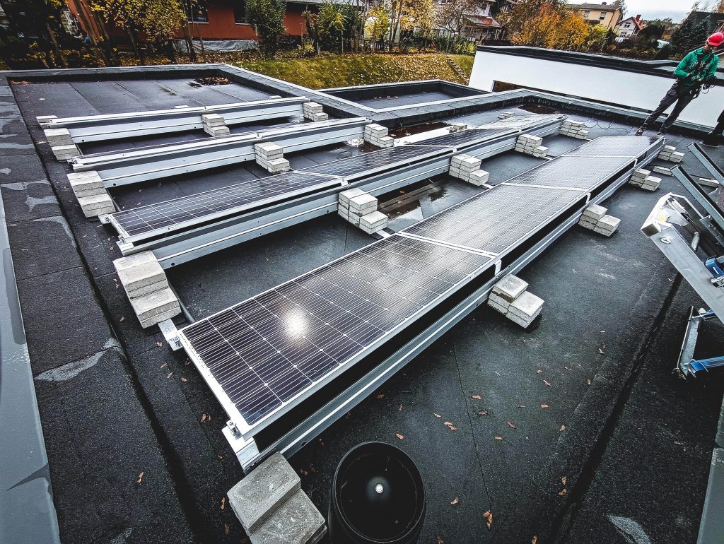 BISOL 360W saulės baterijos ant stogo